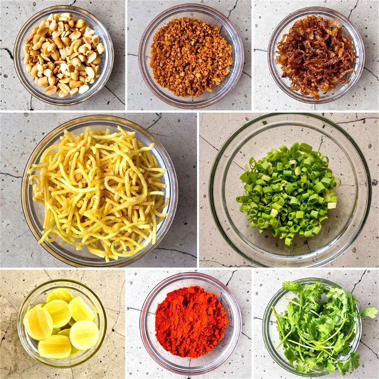 Image of Arrange the toppingsServe the extra toppings in small bowls to...